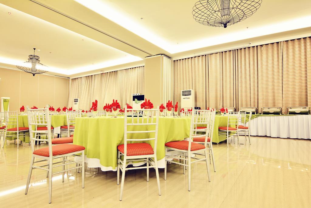 Citystate Asturias Hotel Palawan Puerto Princesa Esterno foto